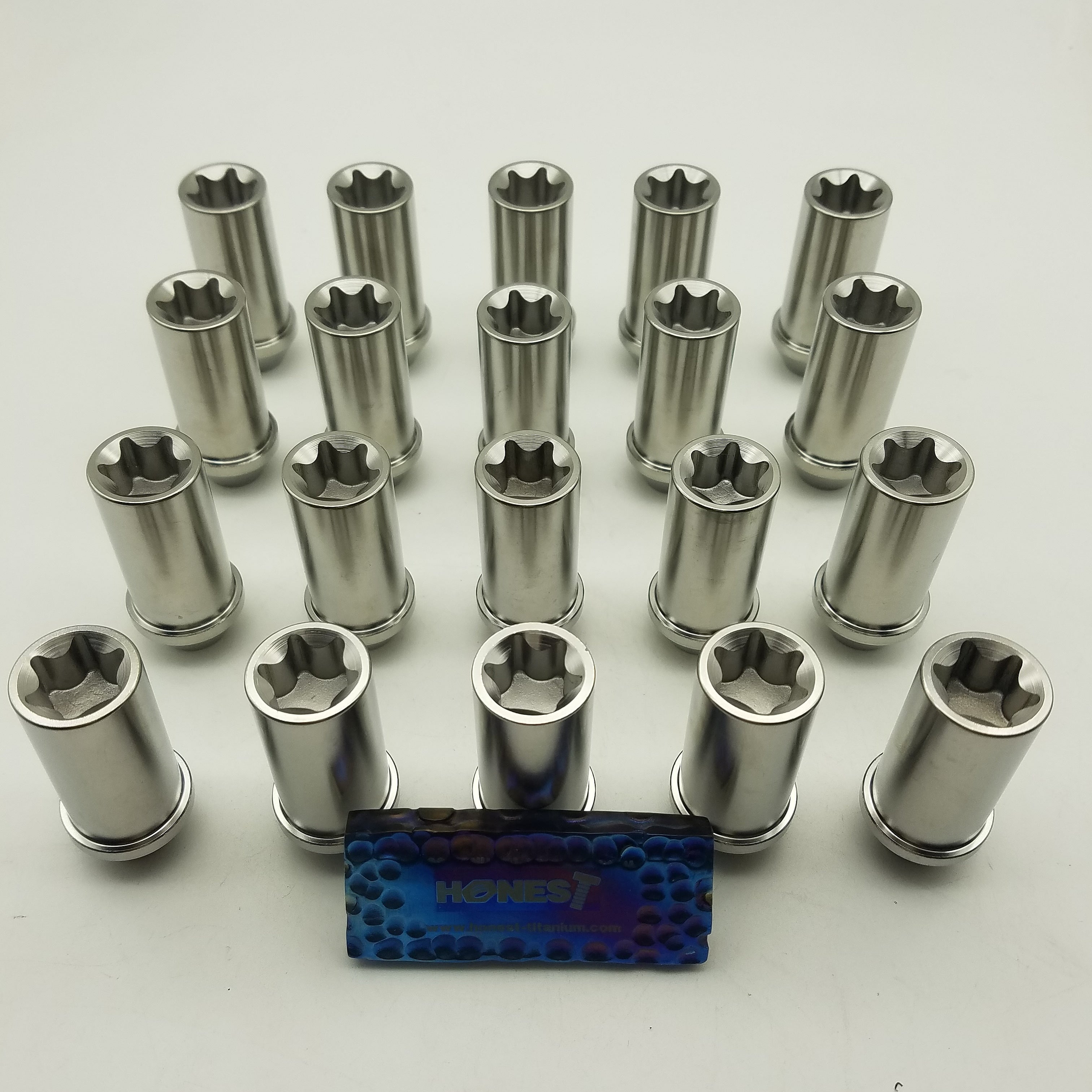 Gr5 Hot forged Titanium lug nuts M14x1.5x52mm T70 Socket
